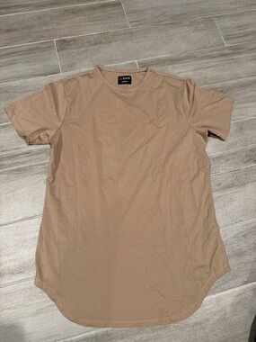 Cuts Clothing Short Sleeve Crewneck Tee in Tan